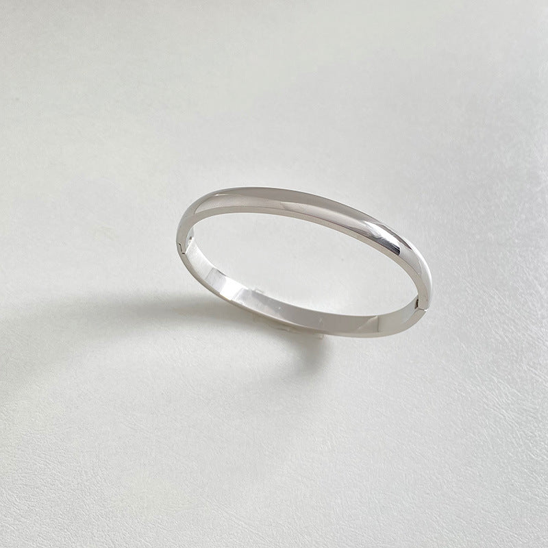 Retro Minimalistic Buckle Simple Bracelet Gold