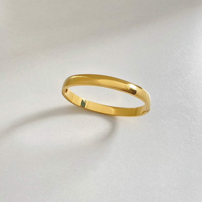 Retro Minimalistic Buckle Simple Bracelet Gold