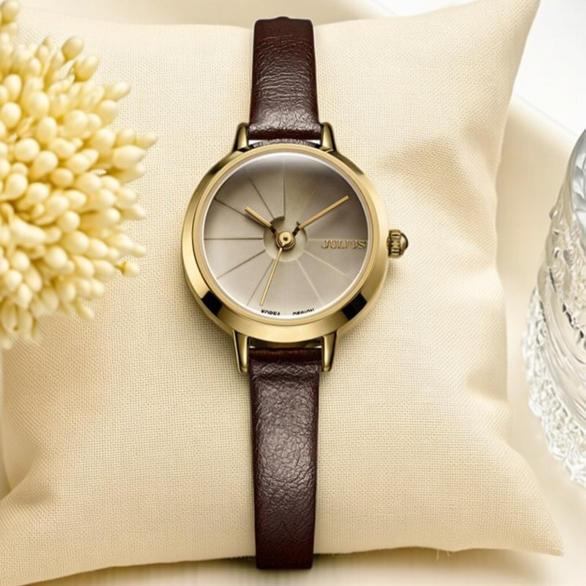 Slim Round Leather Strap Watch for Women