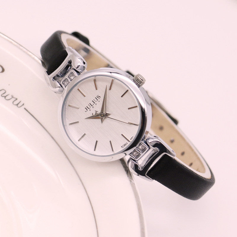 Retro Square Leather Strap Quartz Watch for Women