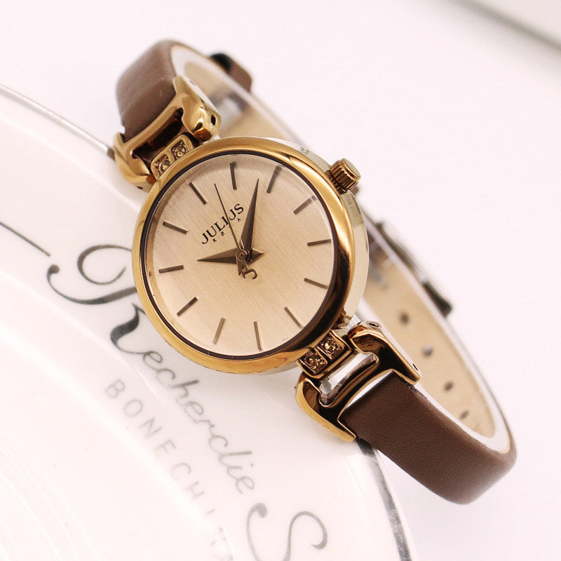 Retro Square Leather Strap Quartz Watch for Women