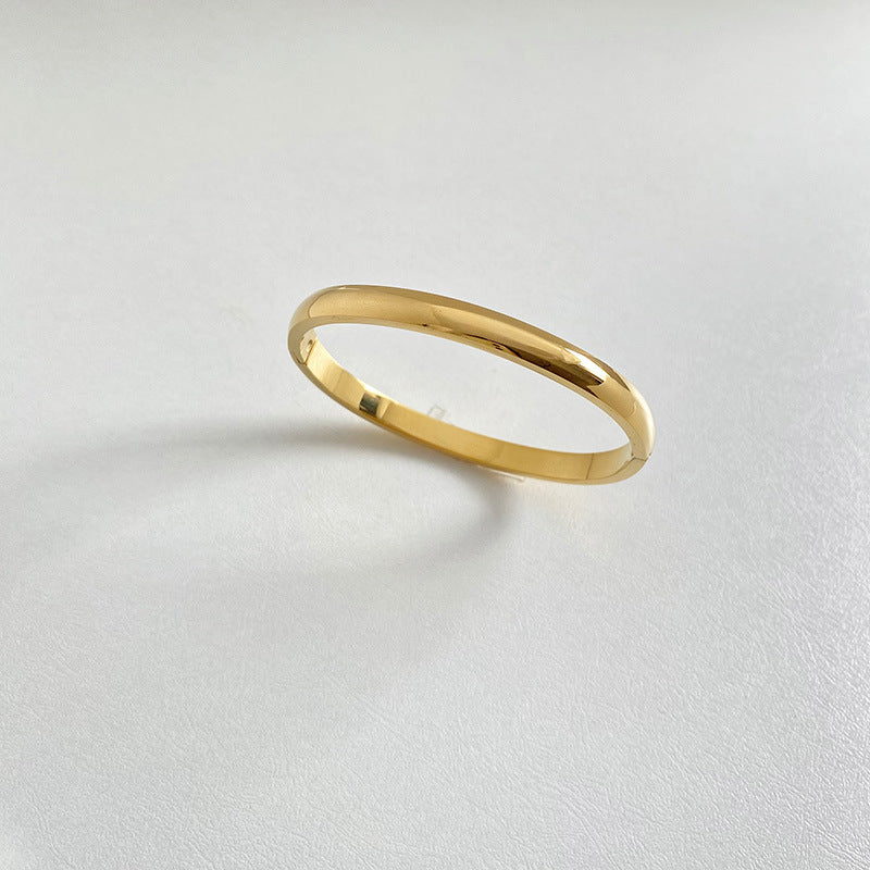 Retro Minimalistic Buckle Simple Bracelet Gold