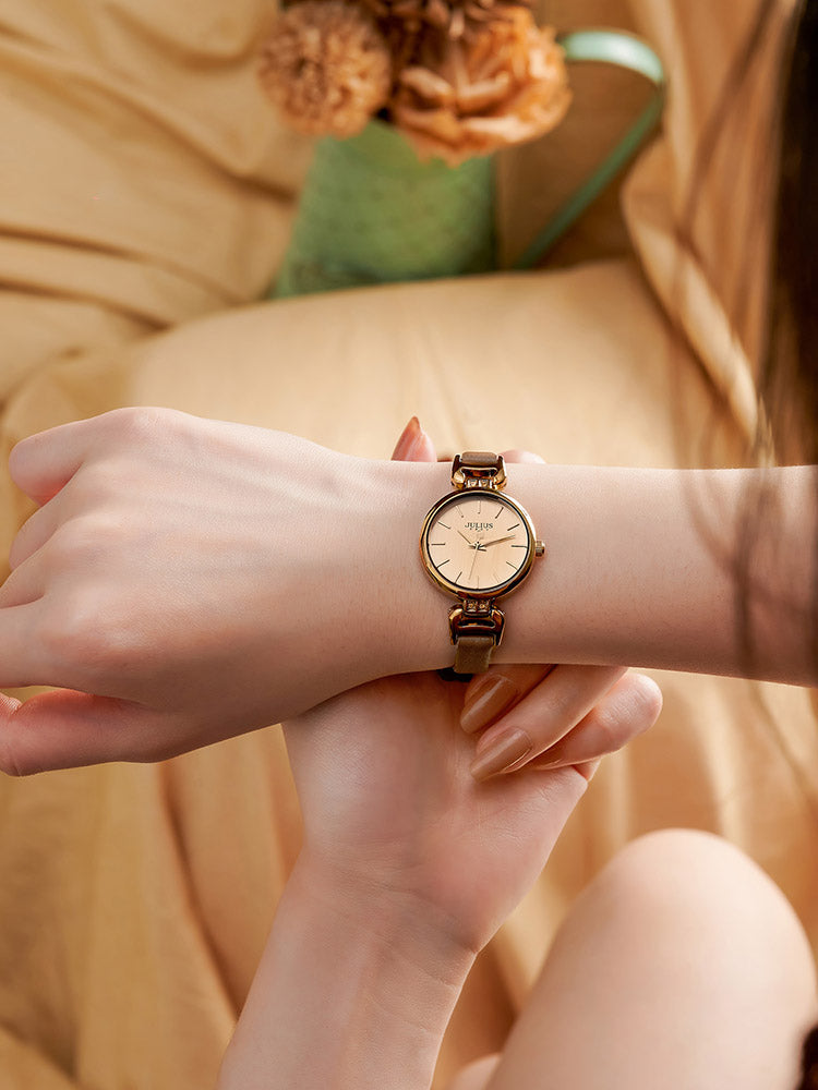 Retro Square Leather Strap Quartz Watch for Women