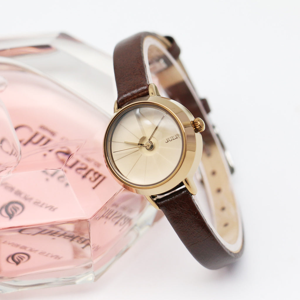 Slim Round Leather Strap Watch for Women